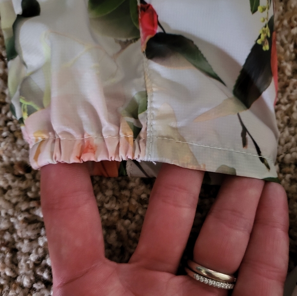 Oiselle April Showers Anorak, size M - Picture 5 of 6